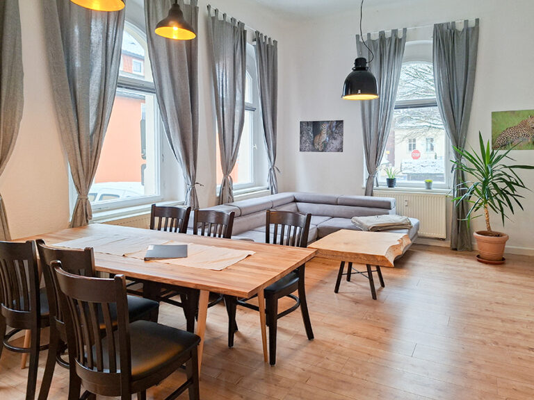 Wohnzimmer mit Essbereich - Wohnung 1