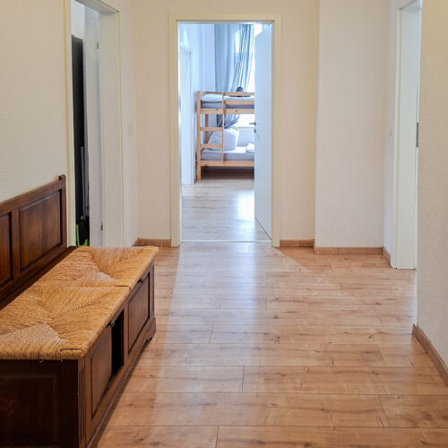 Flur mit Abstellmöglichkeit - Wohnung 2