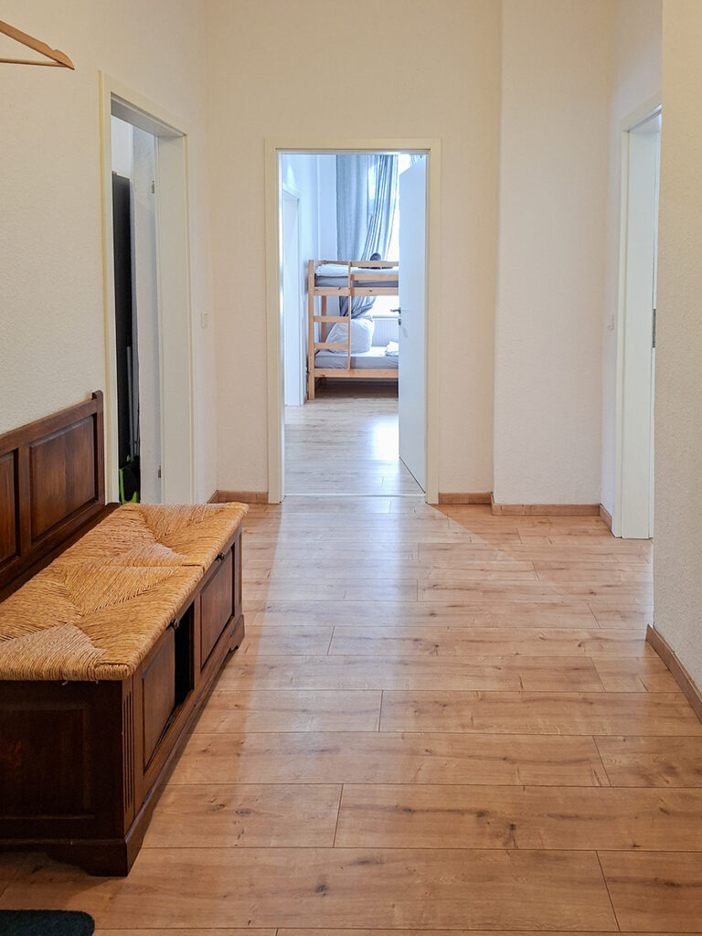 Flur mit Abstellmöglichkeit - Wohnung 2