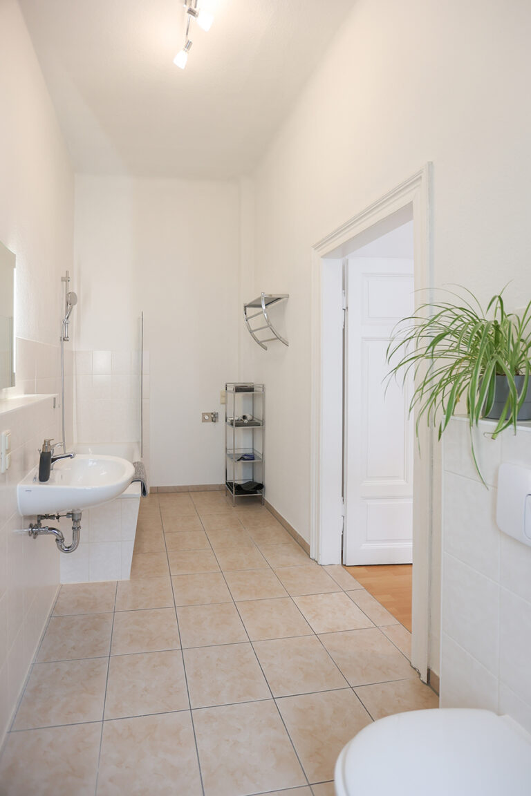 Bad mit Wanne - Wohnung 4