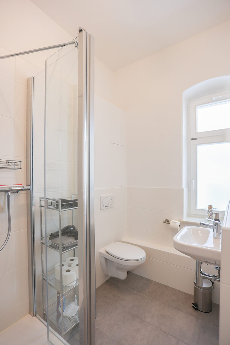 Bad mit Dusche - Wohnung 5