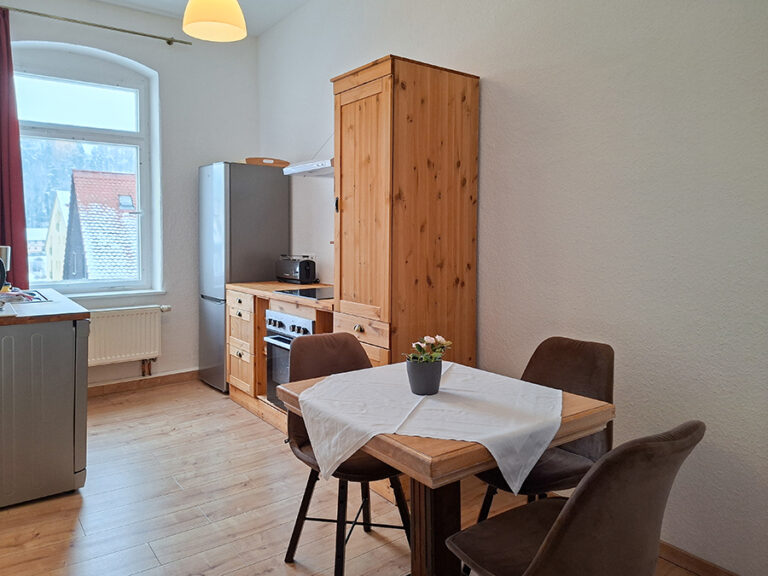 Küche mit Esstisch - Wohnung 5