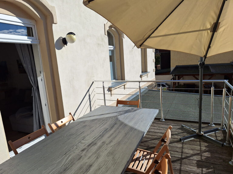 Eigene Terrasse am Wohnzimmer - Wohnung 2