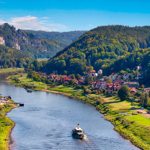 Blick über Wehlen und die Elbe, AdobeStock