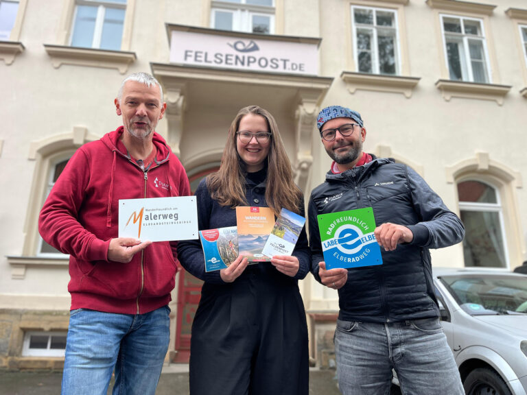 Felsenpost mit dem Elberadweg-Malerweg-Siegel